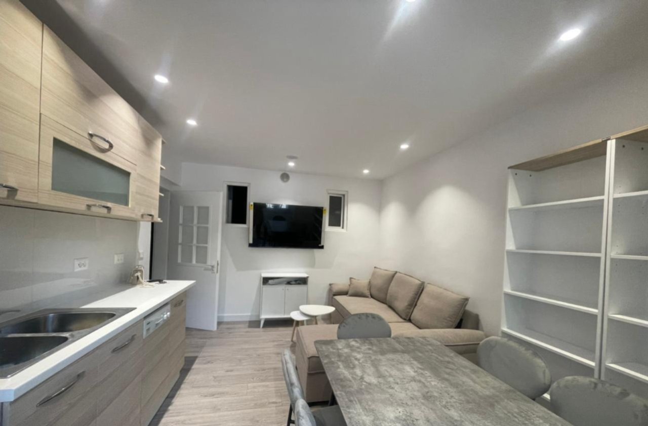 Apartment 1+1 for rent on Asim Vokshi street / opposite Harry Fultz
Area: 50m2
Floor: 4 existing building
Arranged:
Living room + kitchen
1 bedroom
1 bathroom
Rent price: 550 euros per month