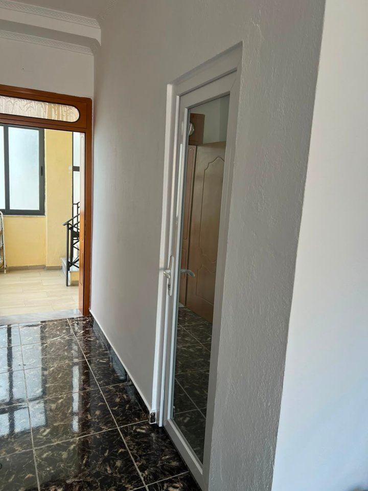 In affitto 3+1 
2° piano di una villa in Ali Dem in via Mihal Grameno