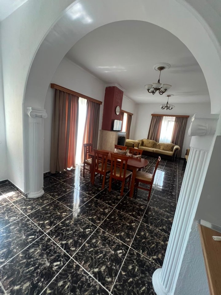 In affitto 3+1 
2° piano di una villa in Ali Dem in via Mihal Grameno
