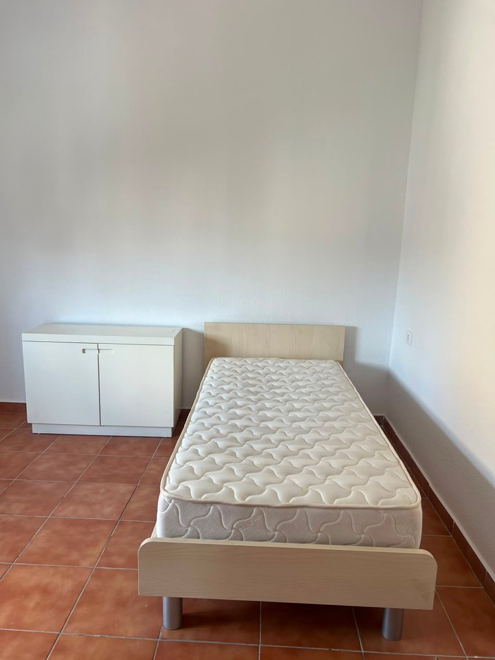 In affitto 3+1 
2° piano di una villa in Ali Dem in via Mihal Grameno
