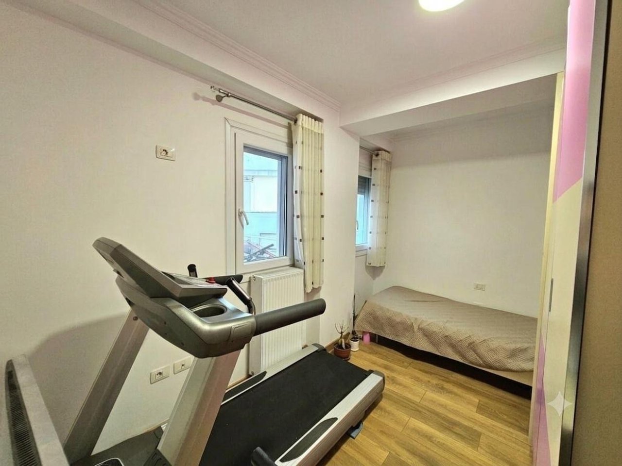 Jepet 2+1+garazhd tek Kopeshti Botanik