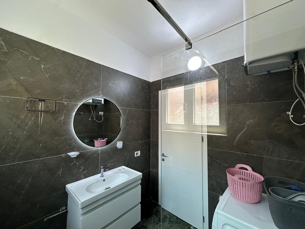 For rent 3+1|
3rd floor of a villa (separate entrance) near Shqiponja Square/ Vasil Nocka street