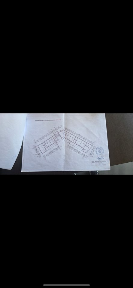 In affitto edificio di 3 piani adatto per hotel, casa di riposo, clinica, vari uffici 900m² di costruzione
