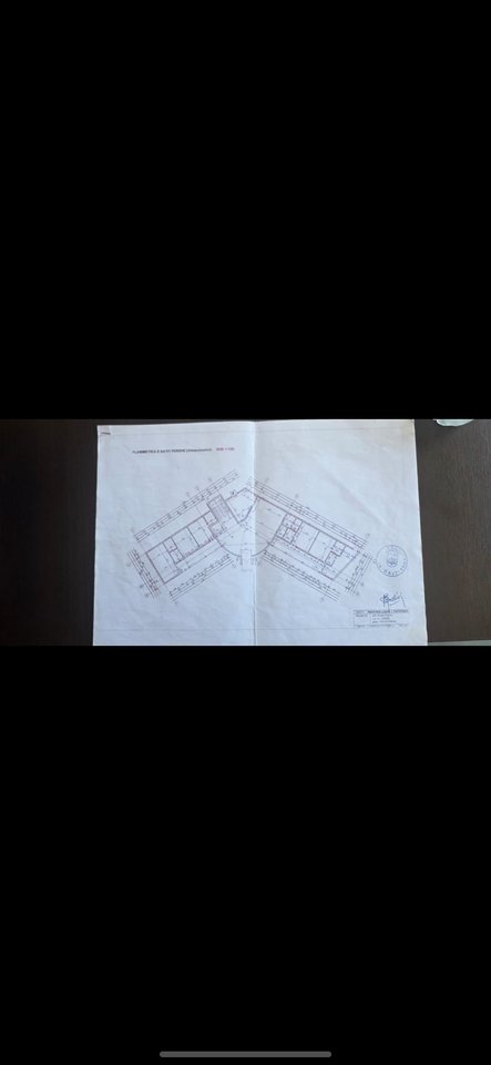 In affitto edificio di 3 piani adatto per hotel, casa di riposo, clinica, vari uffici 900m² di costruzione