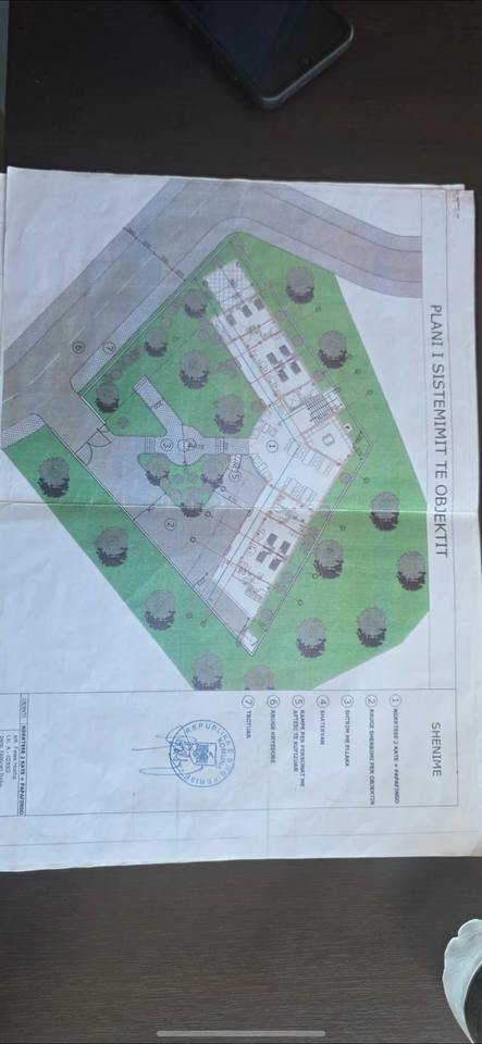 In affitto edificio di 3 piani adatto per hotel, casa di riposo, clinica, vari uffici 900m² di costruzione