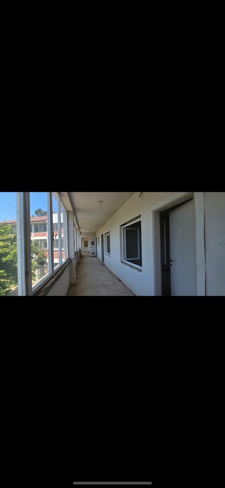 In affitto edificio di 3 piani adatto per hotel, casa di riposo, clinica, vari uffici 900m² di costruzione