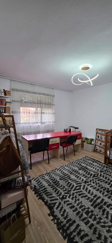 Appartamento 4+1+2+2 in vendita in Ali Dem/ Vicino alla strada Tanush Topia