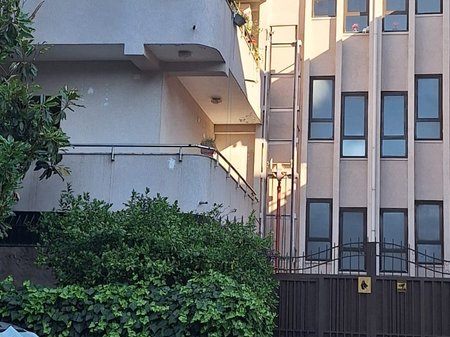 Shitet Apartament 3+1 ne Xhamllik/ Prane rruges Xhanfize Keko