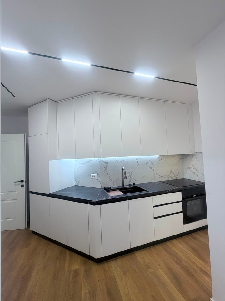 Appartamento 1+1 in affitto a 21 Dhjetori/ vicino all'Hotel Mondial