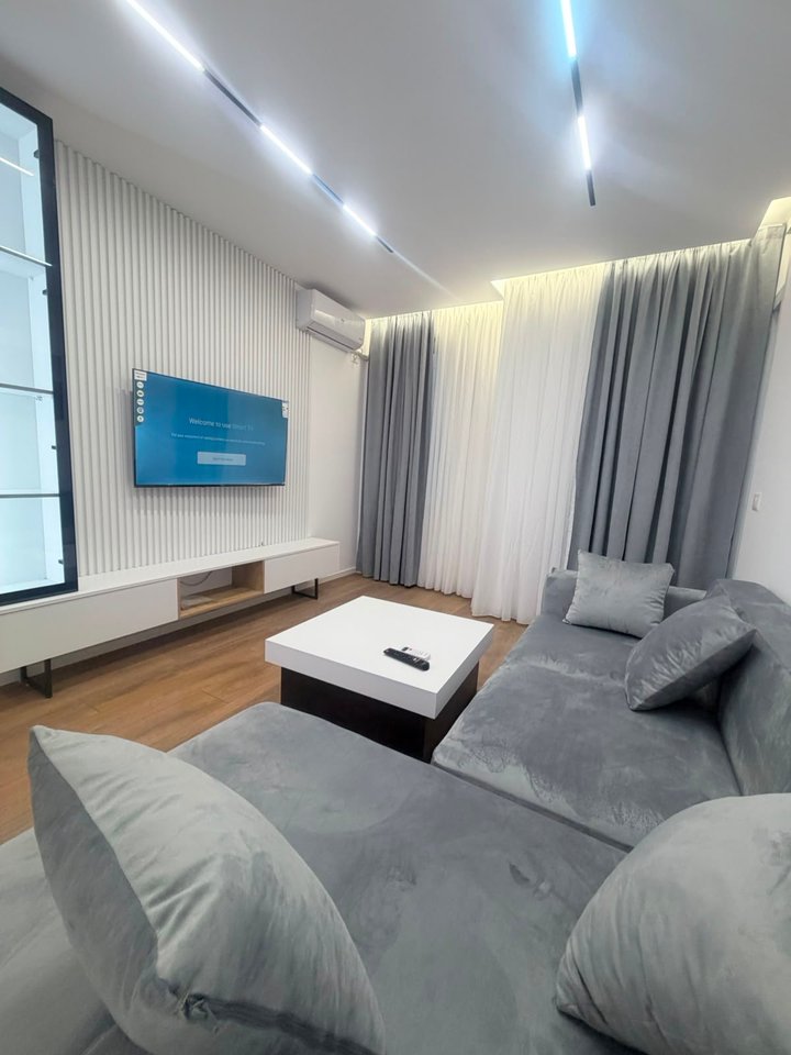 Appartamento 1+1 in affitto a 21 Dhjetori/ vicino all'Hotel Mondial