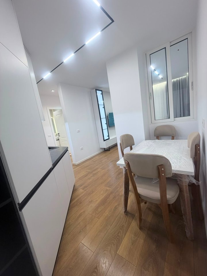 Appartamento 1+1 in affitto a 21 Dhjetori/ vicino all'Hotel Mondial