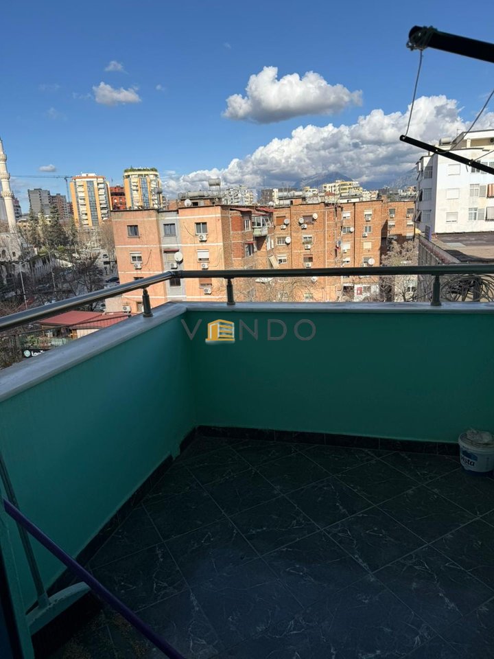Affittasi appartamento 2+1+2 in Via Elbasanit presso la Filiale del Tesoro