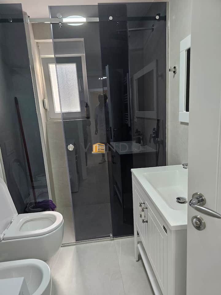 Jepet me qira apartament 2+1 tek Stadiumi Dinamo.