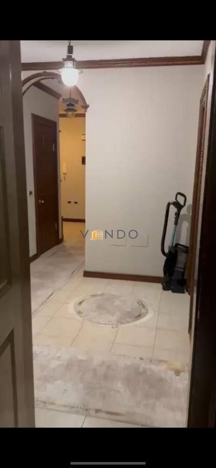 Vendesi appartamento 3+1+2 con 3 balconi nel Blocco Gintash, dietro la Gommista Murati.