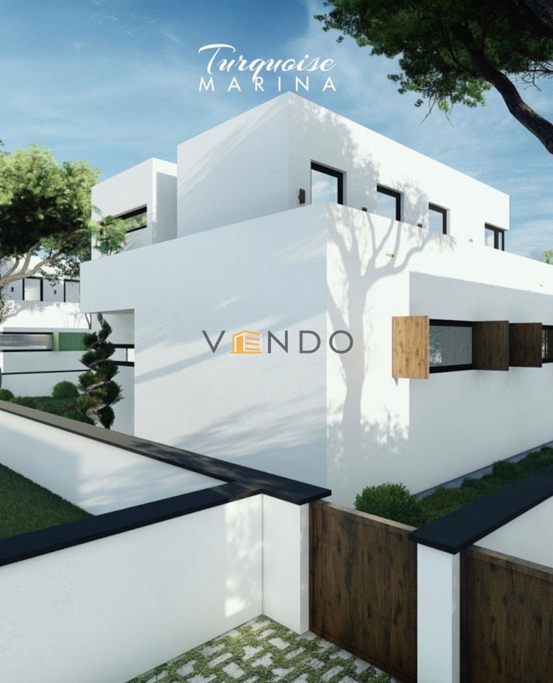 Villa su due piani in vendita + Seminterrato + Parcheggio presso Valamar / Turquoise Marina