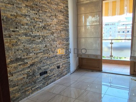 Shitet Apartament 2+1+2 tek 21 Dhjetori / Rruga Muhamet Gjollesha