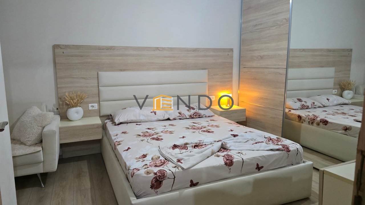 Shitet Apartament 1+1 ne Astir tek Rrethrrotullimi