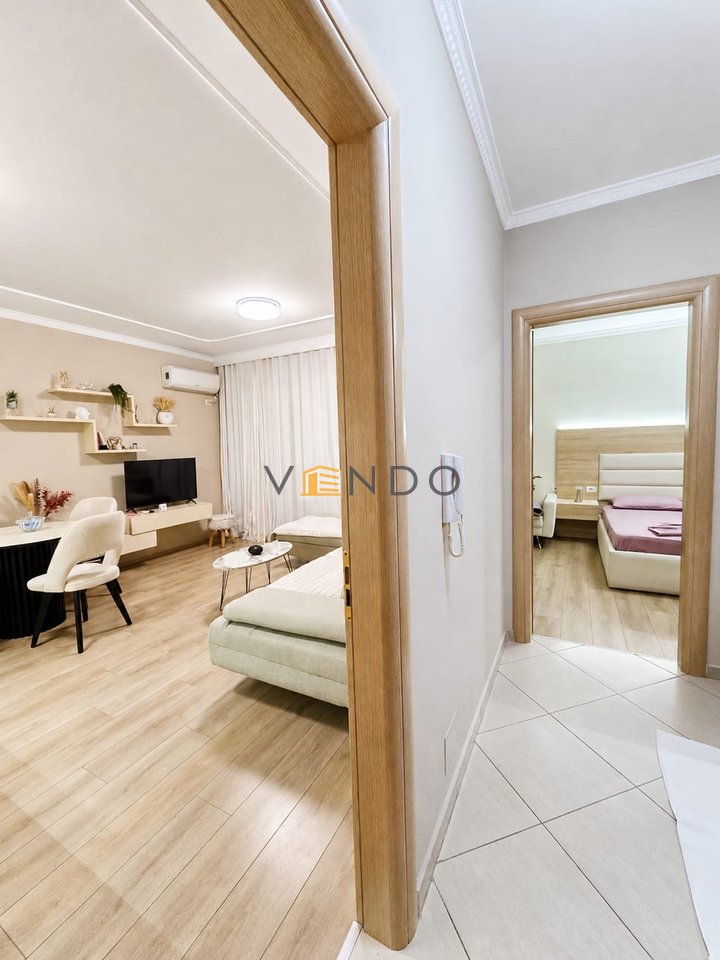 Shitet Apartament 1+1 ne Astir tek Rrethrrotullimi