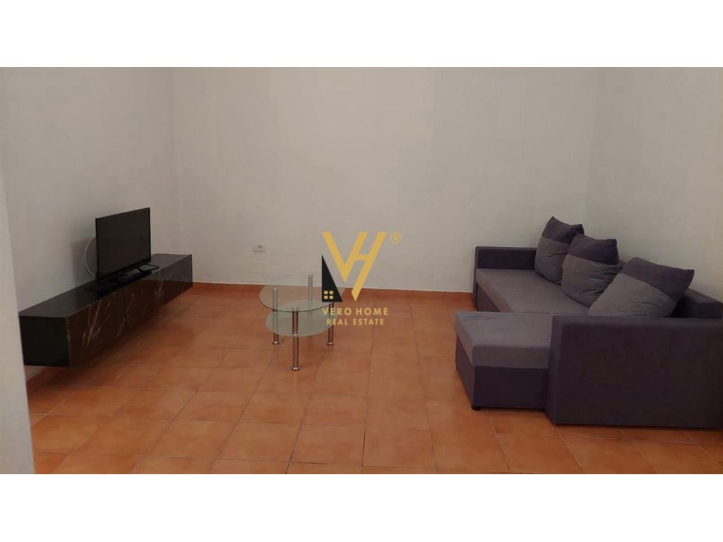 JEPET APARTAMENT 2+1+2+BLK ME QERA NE ASTIR 450 EURO
