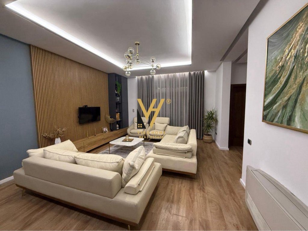 JEPET APARTAMENT 3+1+3+2BLK ME QIRA TE KOMUNA E PARISIT 1.000 EURO