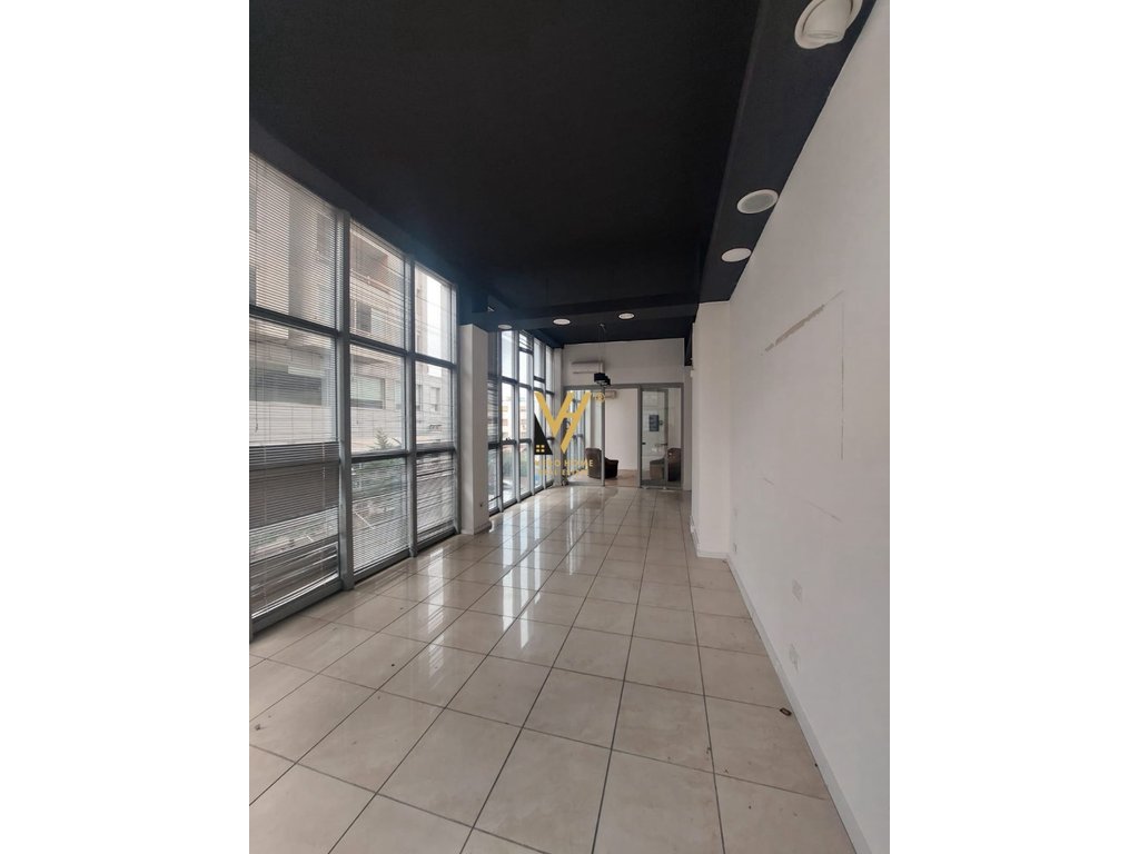 JEPET ZYRE 55 M2 ME QERA TE RRUGA E KAVAJES 700 EURO