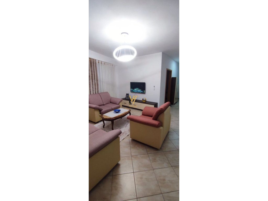 JEPET APARTAMENT 1+1 ME QERA TE NDRE MJEDA, ISH PARKU 48.000 LEKE