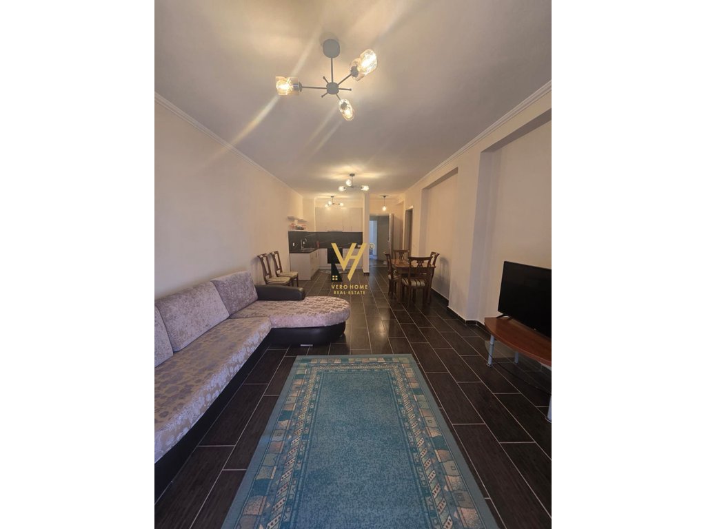 JEPET APARTAMENT 2+1 ME QIRA NE KOMBINAT 45.000 LEKE
