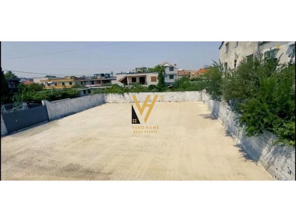 JEPET AMBIENT 600 M2 ME QERA TEK ISH SHESHI SHQIPONJA 500 EURO