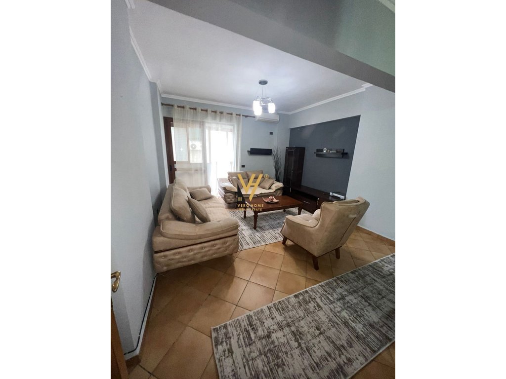 JEPET APARTAMENT 3+1+2 ME QERA TE KOMUNA E PARISIT 70.000 LEKE