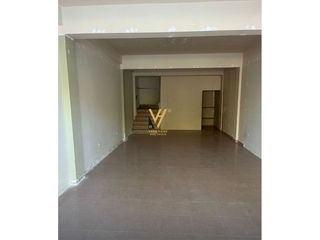 BUSINESS SPACE 240 M2 FOR RENT IN LAPRAKE 170,000 LEKE