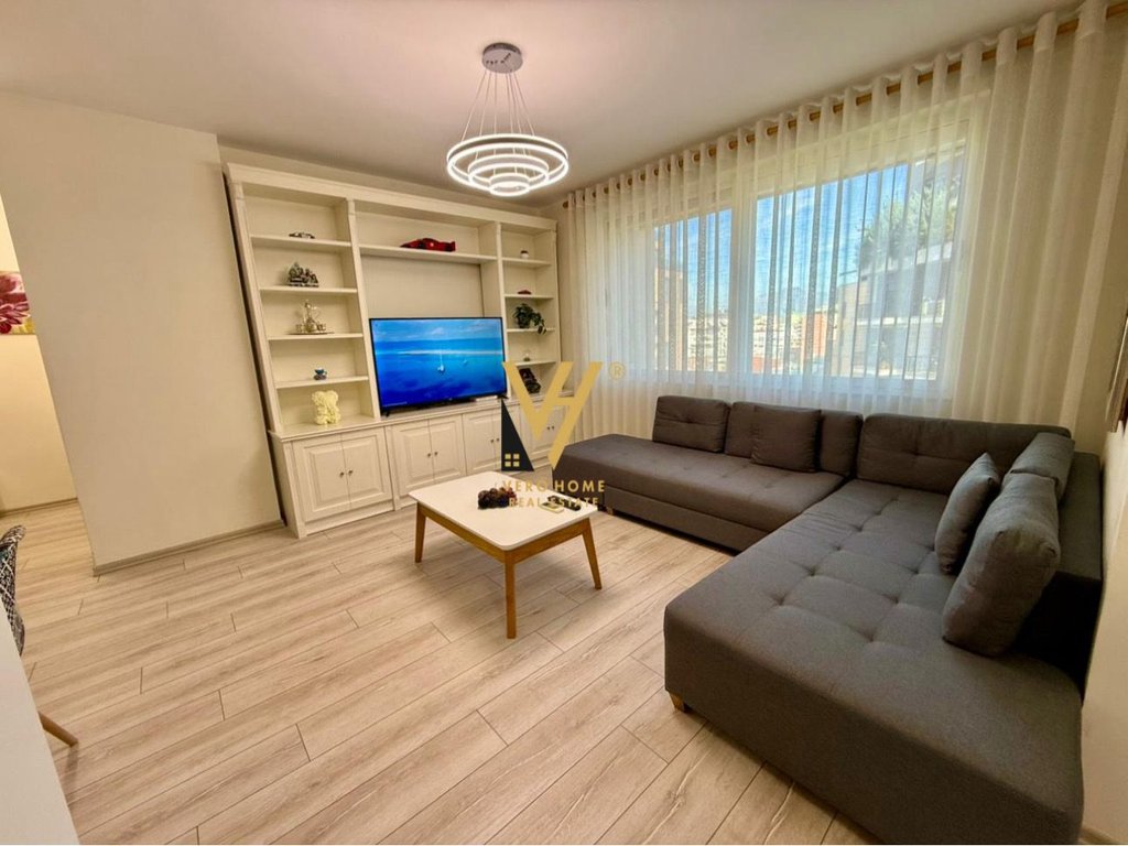 1+1+BLOCK APARTMENT FOR RENT ON KOSOVAREVE STREET 900 EURO