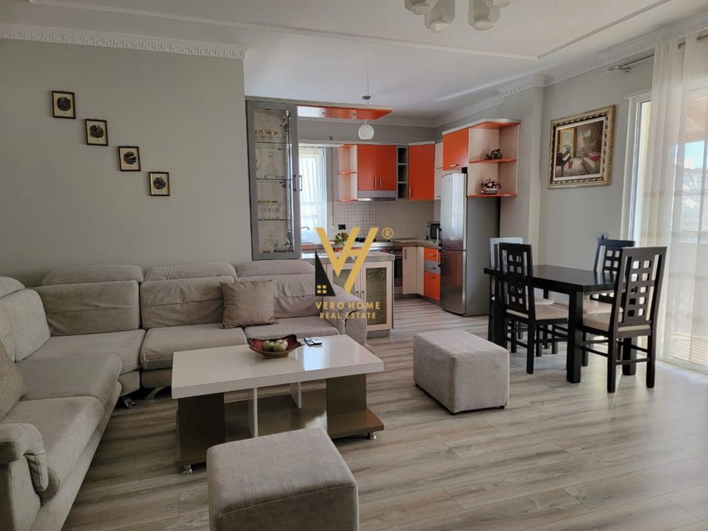 JEPET APARTAMENT 2+1+2+BLK ME QIRA TE KOMUNA E PARISIT 900 EURO