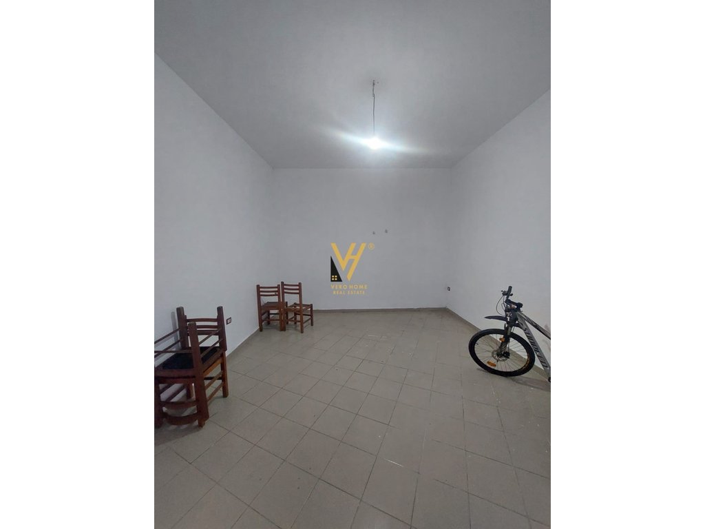 JEPET DYQAN 40 M2 ME QERA NE ASTIR 25.000 LEKE