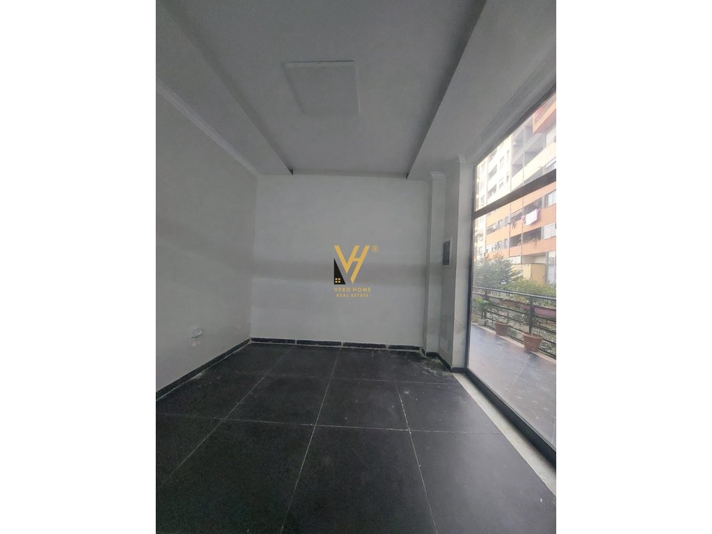 JEPET DYQAN 46 M2 ME QERA NE ASTIR 30.000 LEKE