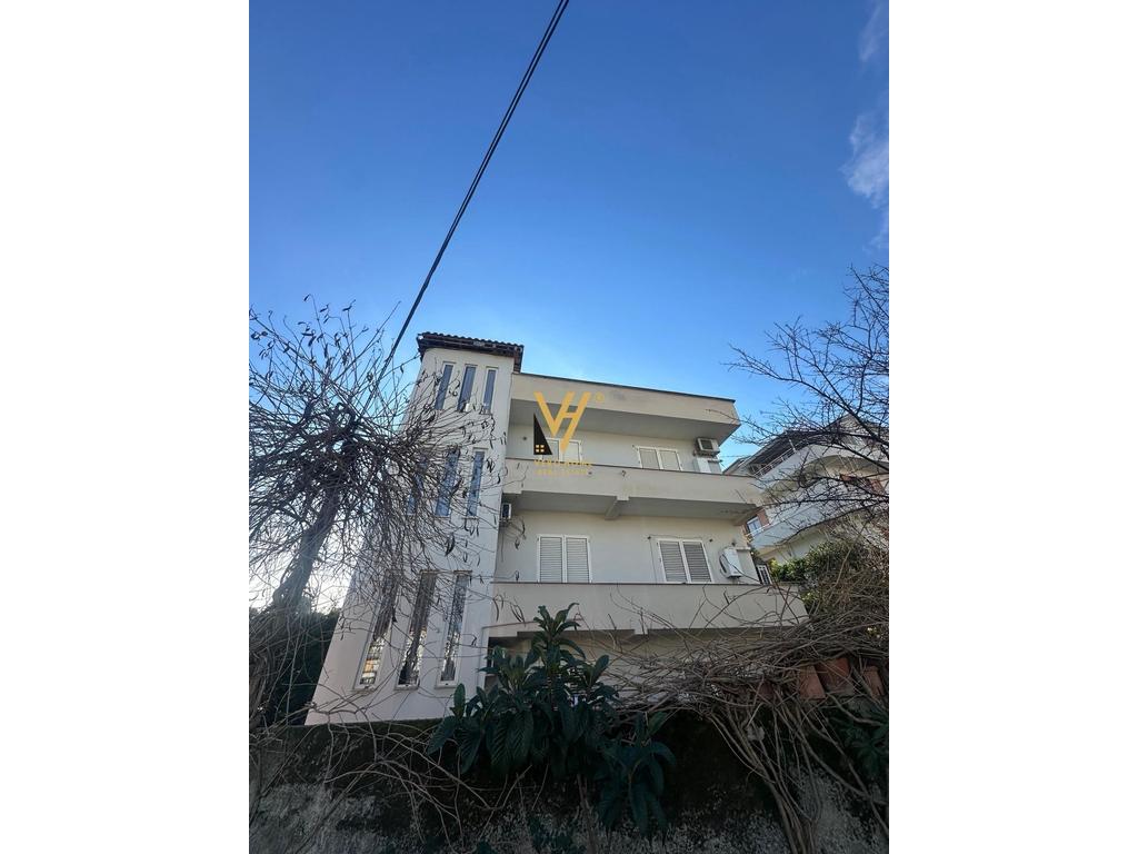 3-STOREY BUSINESS BUILDING FOR RENT ON ELBASAN STREET 5,000 EURO