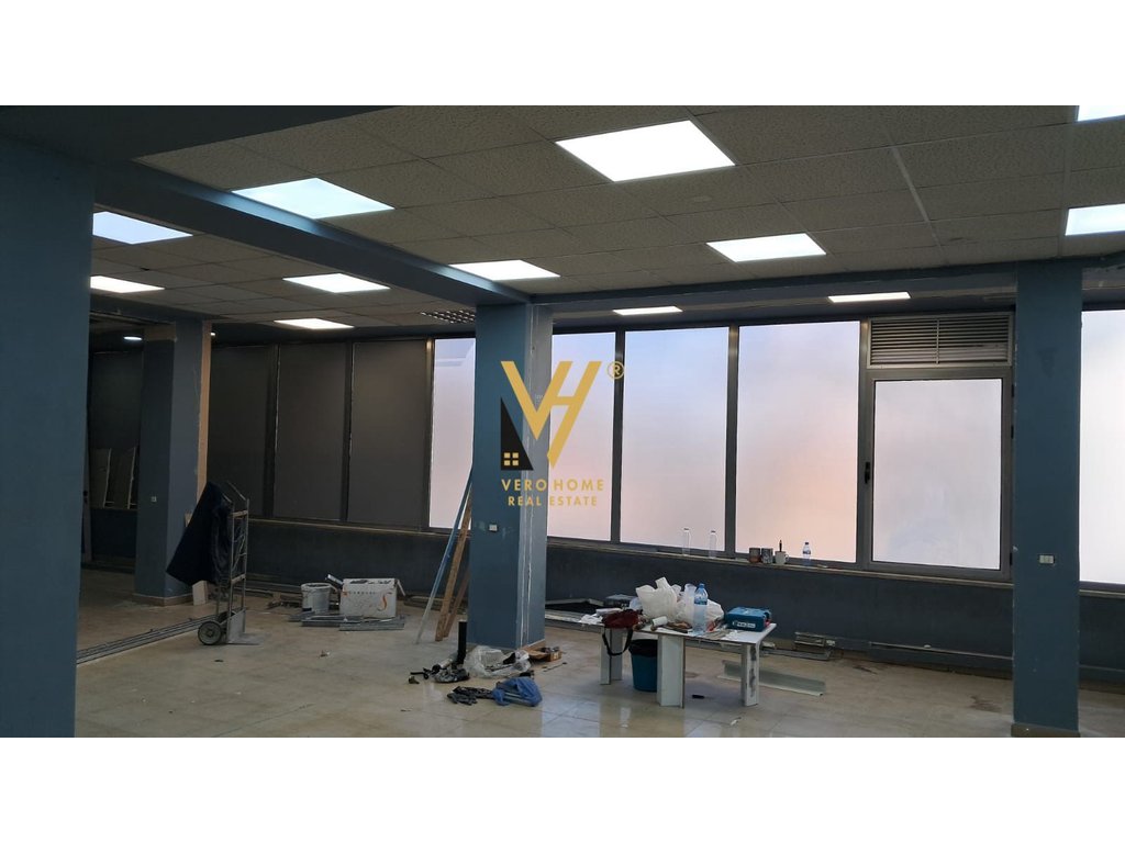 JEPET ZYRE 200 M2 ME QIRA TEK FARMACIA 10 200.000 LEKE