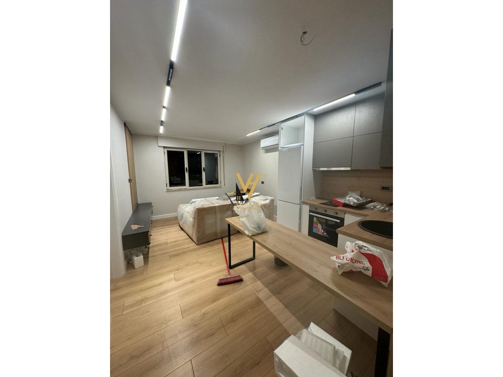 JEPET APARTAMENT 1+1 ME QIRA TE KOMUNA E PARISIT 650 EURO