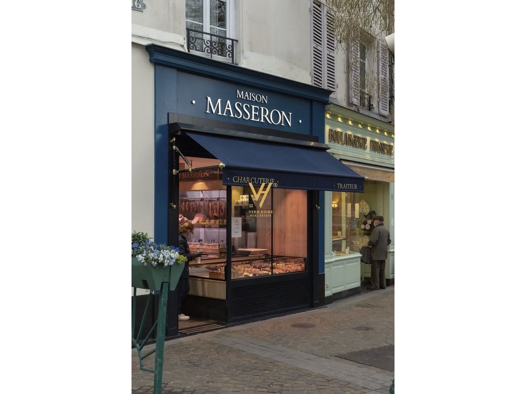 SHOP FOR SALE 15 M2 AT WILLSON SQUARE 21,000,000 LEKE