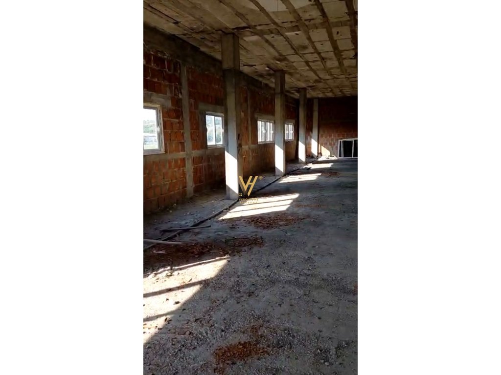 JEPET MAGAZINE 880 M2 ME QIRA NE VORE 2.200 EURO