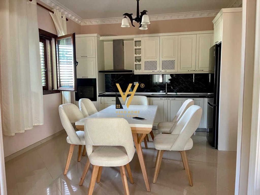 SHITET SHTEPI PRIVATE 3+1+2 BLK NE KAVAJE 80.000 EURO
