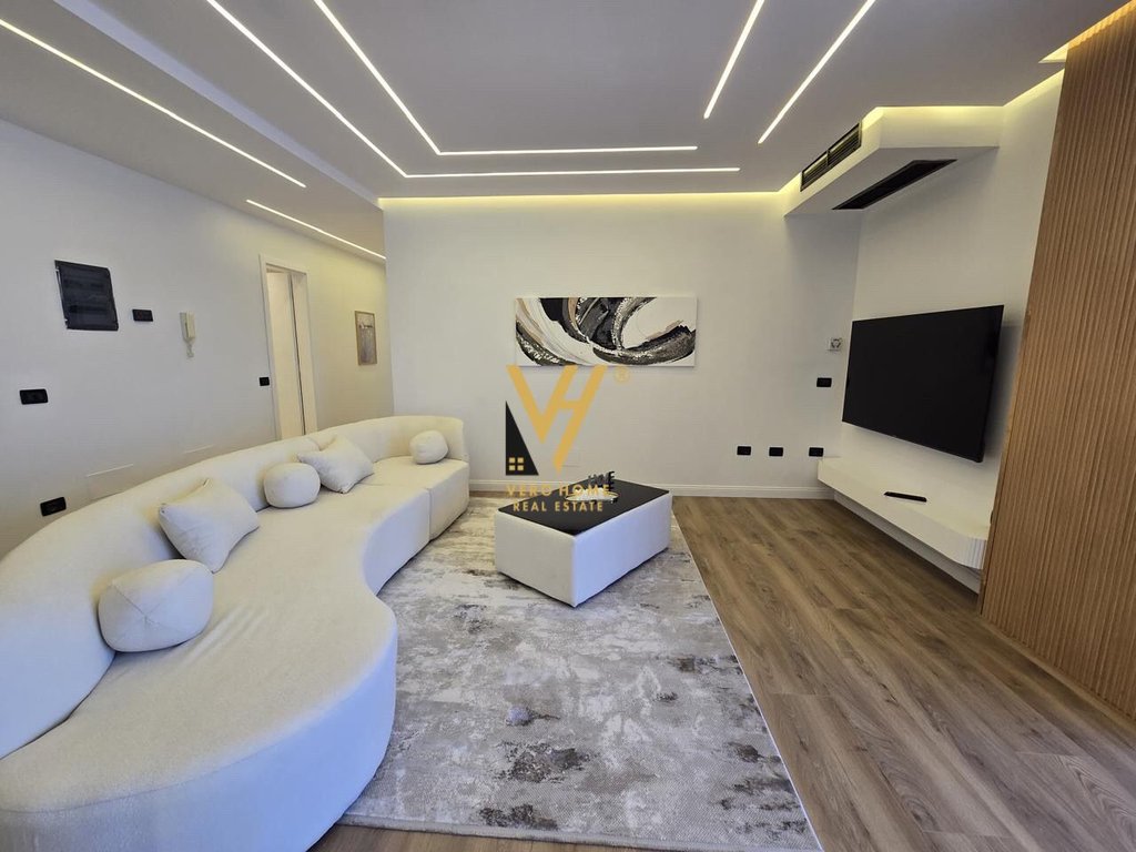 SHITET APARTAMENT 2+1+1+BLK RR. E KOSOVAREVE 348.000 EURO