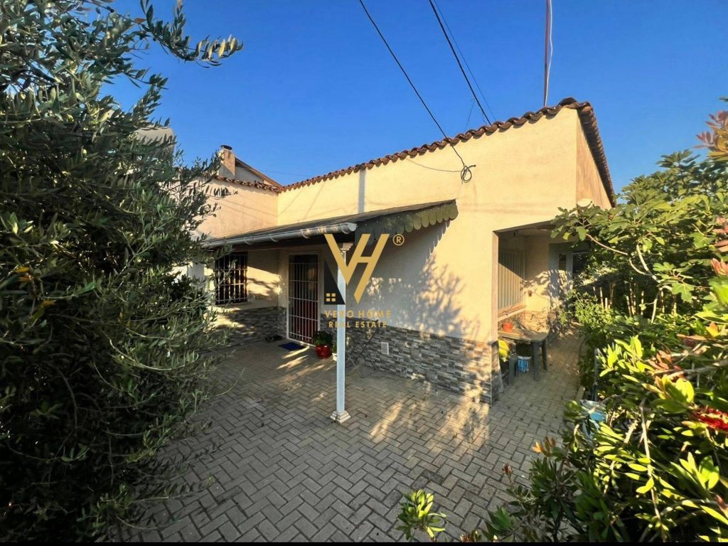 SHITET SHTEPI PRIVATE 2+1 NE PLAZH DURRES 145.000 EURO