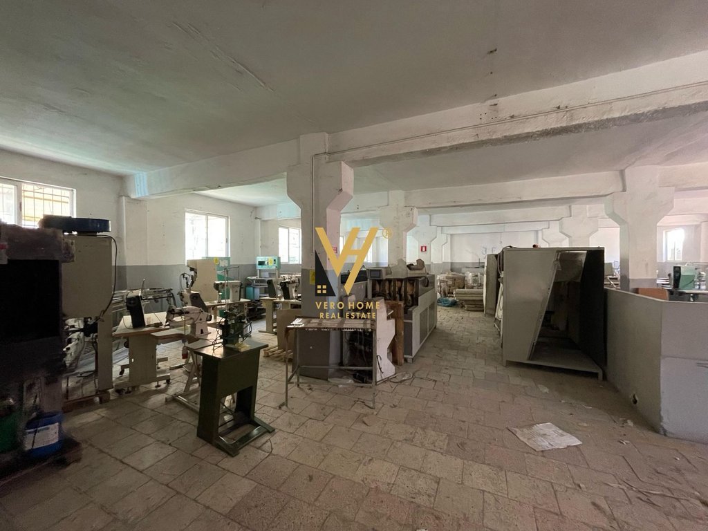 JEPET MAGAZINE 400 M2 ME QERA TE SHKOLLA “BAJRAM CURRI”, ALLIAS 1.200 EURO