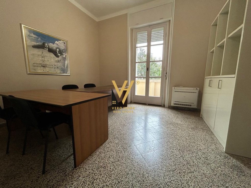 JEPET ZYRE 20M2 ME QERA TE STADIUMI DINAMO 350 EURO
