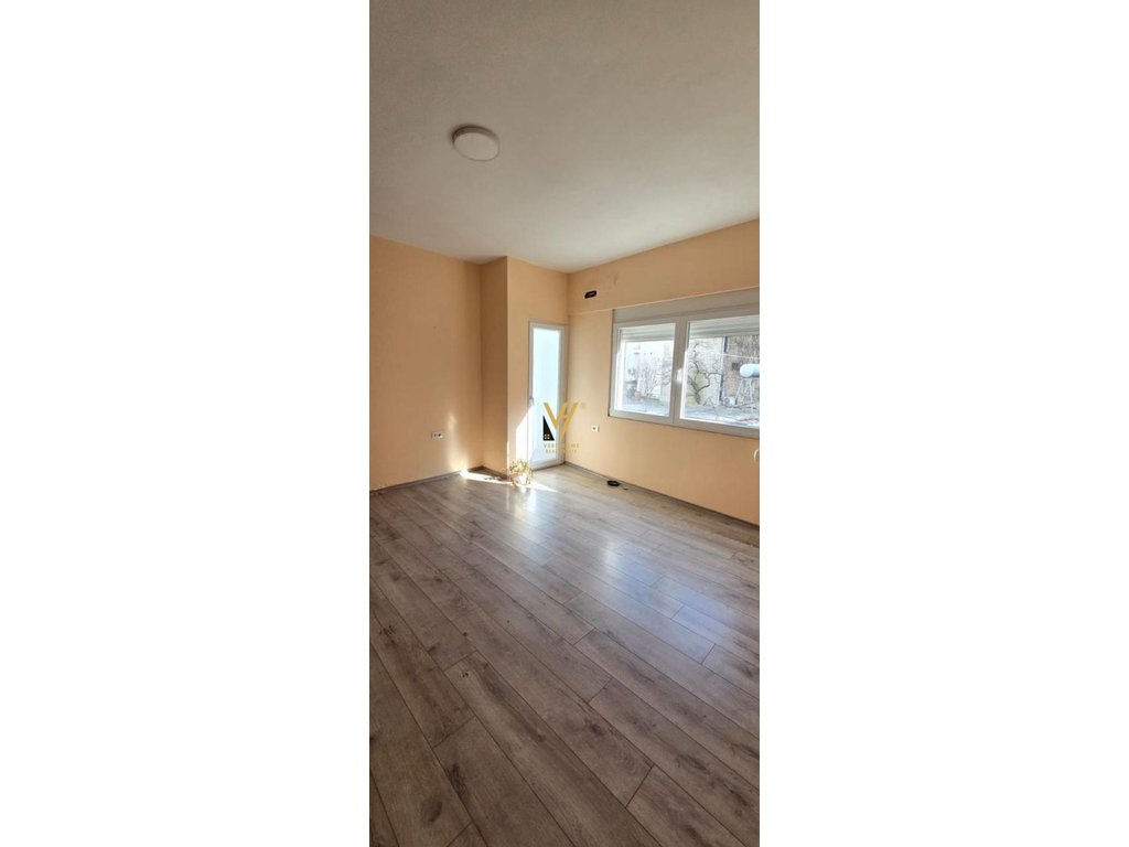JEPET ZYRE 1+1 ME QERA, MYSLYM SHYR 550 EURO