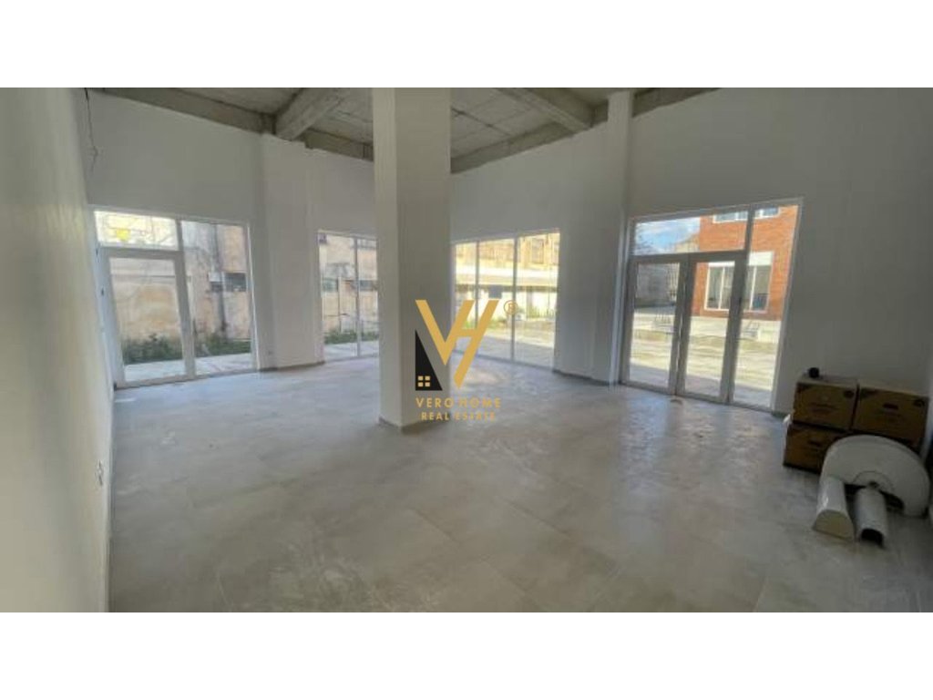 JEPET DYQAN 70 M2 ME QERA TE RRUGA E DIBRES 500 EURO