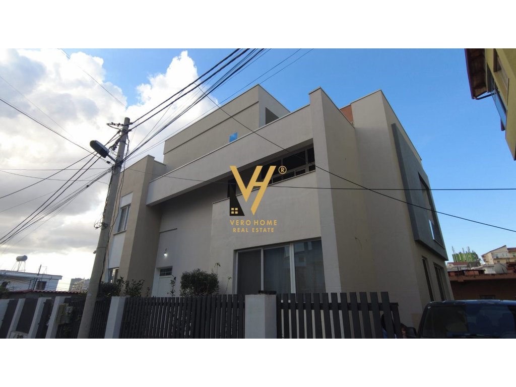 SHITET VILE 3-KATSHE TE VILAT GJERMANE 900.000 EURO