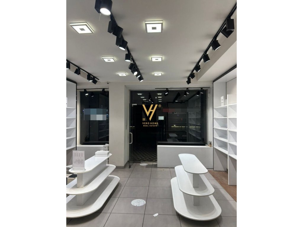 JEPET DYQAN 56 M2 ME QERA TE RRUGA E DURRESIT 1.800 EURO