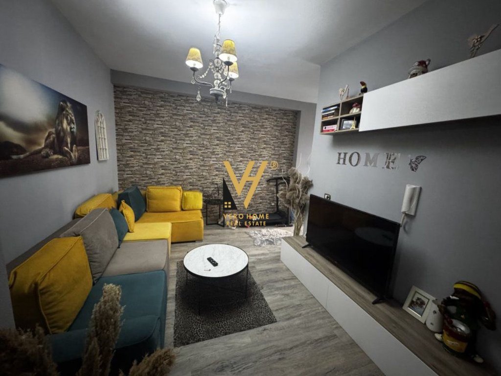 JEPET APARTAMENT 1+1 ME QERA PALLATET CABEJ 400 EURO