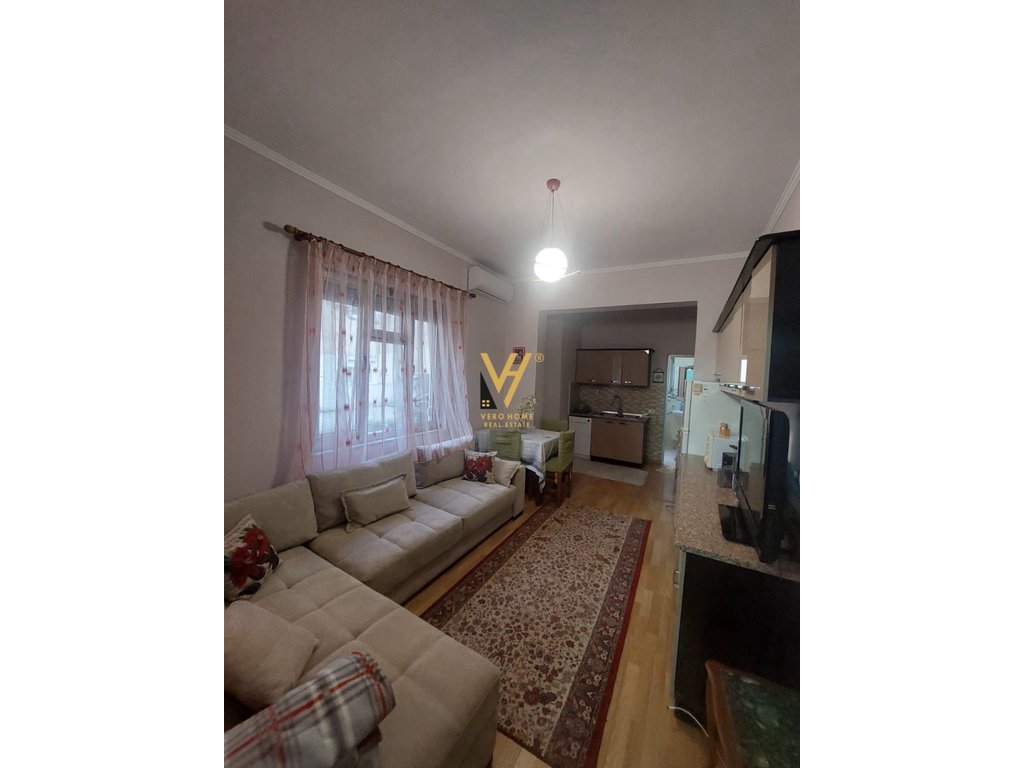 JEPET APARTAMENT 3+1+2+BLK ME QERA TE RRUGA BARDHYL 60.000 LEKE